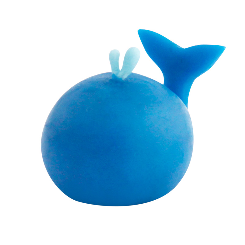 sinivalaan muotoinen lelu