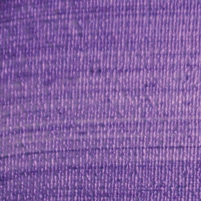 lähikuva violetista kankaasta