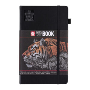 musta muistikirja, jossa on tiikerikuvio.
